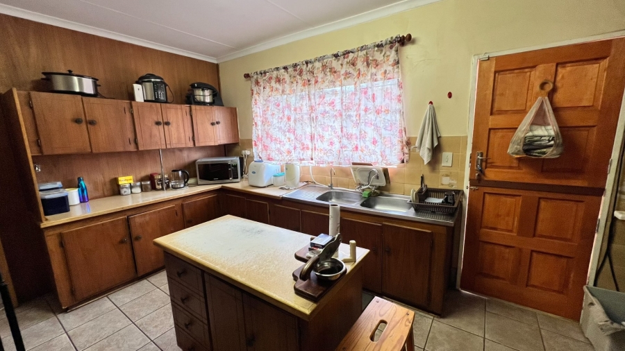 4 Bedroom Property for Sale in Langenhovenpark Free State